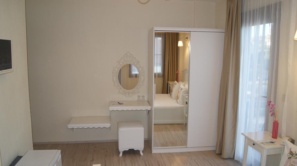 Ender Hotel (Adults Only) Айвалик Екстер'єр фото