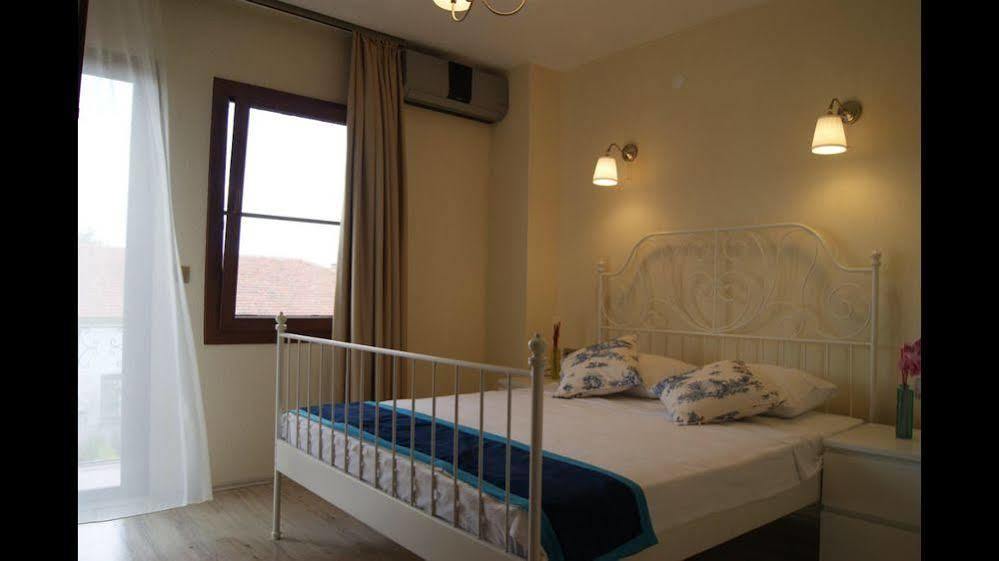 Ender Hotel (Adults Only) Айвалик Екстер'єр фото